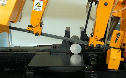 巴州数控带锯床自动送料精度会出现偏差吗？